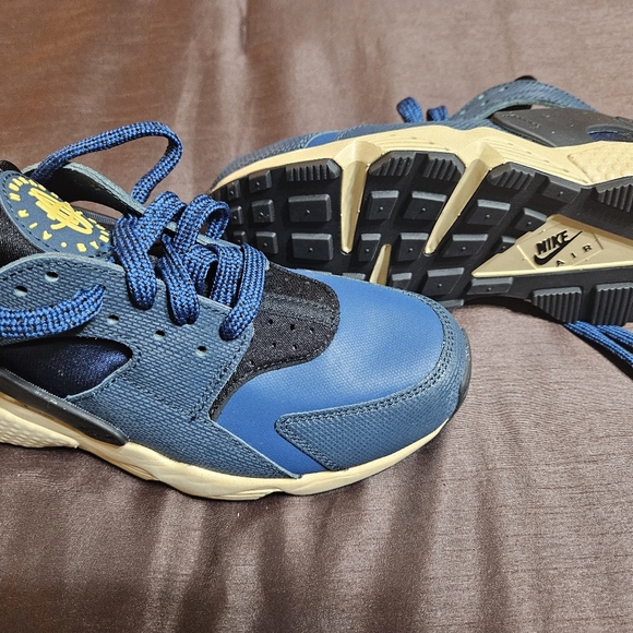 Boys BRAND new Huarache shoes - Picture 3 of 3
